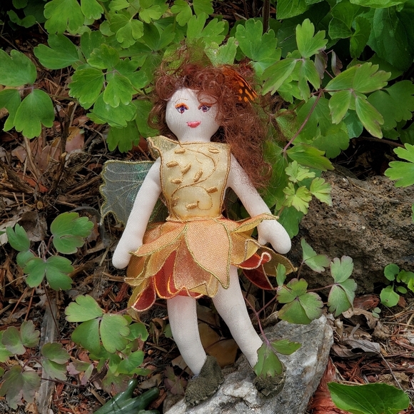 Woodland Fairy and Hut Custom Made - Picture 9 of 13